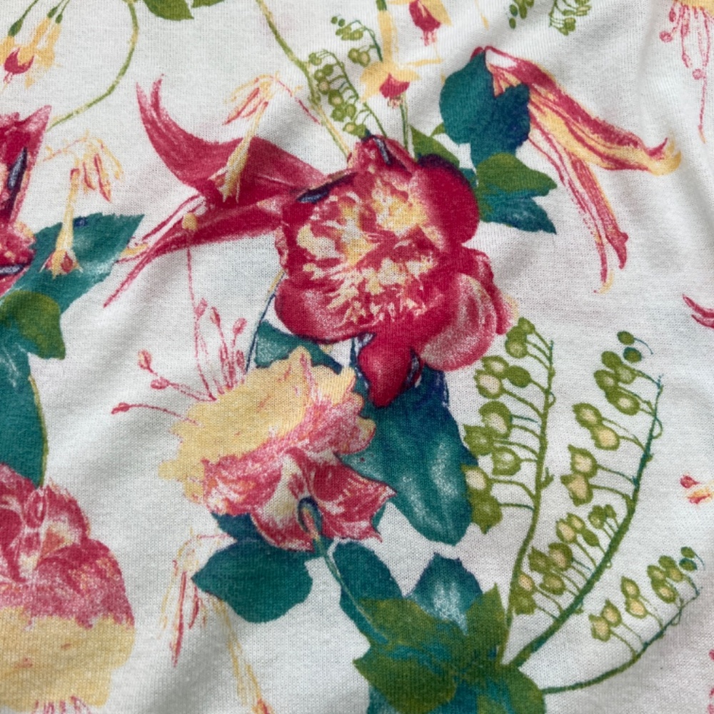 Chicos Size 3 or X Large Floral Watercolor Ruched Sides Top Lightweight - Picture 6 of 9